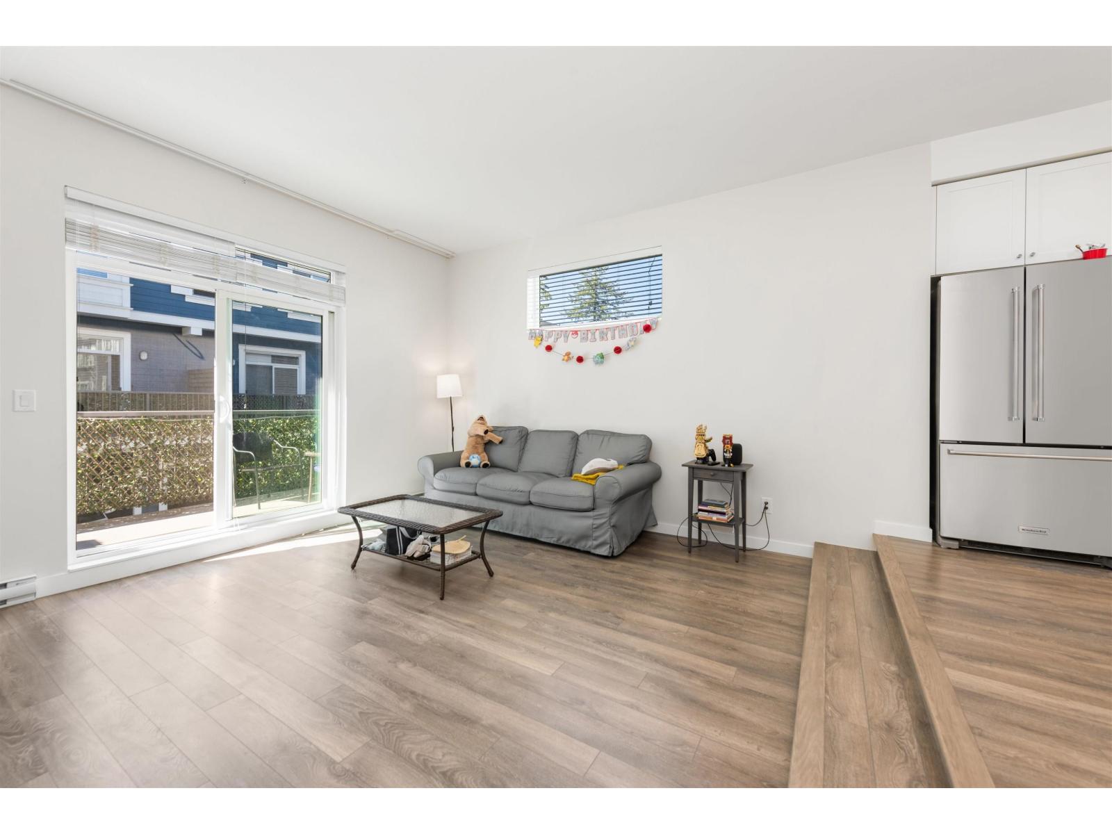 Photo 8 of 82 16678 25 Avenue, Surrey BC