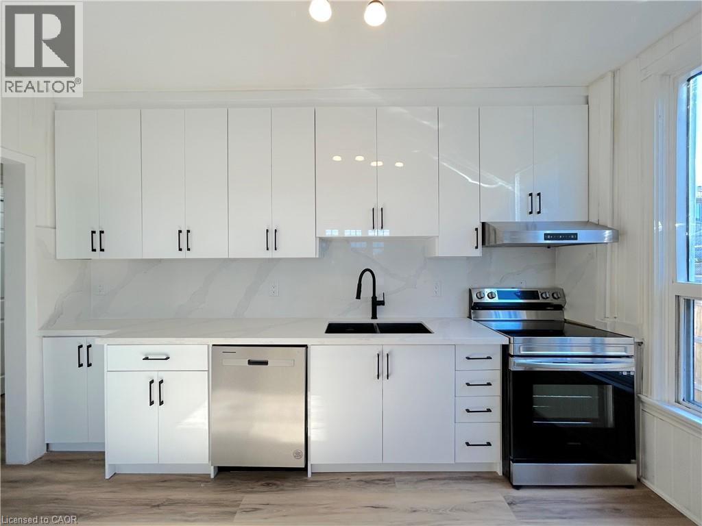 Photo 8 of 526 Fifty Road, Stoney Creek ON