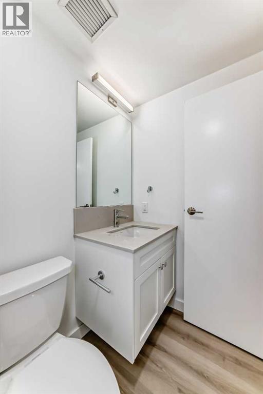 Photo 15 of 814 123 4 Street Ne, Calgary AB