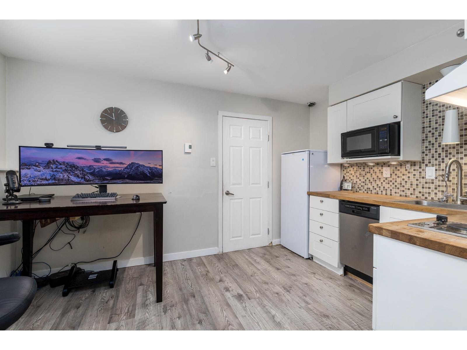 Photo 30 of 25153 11 B Avenue, Langley BC