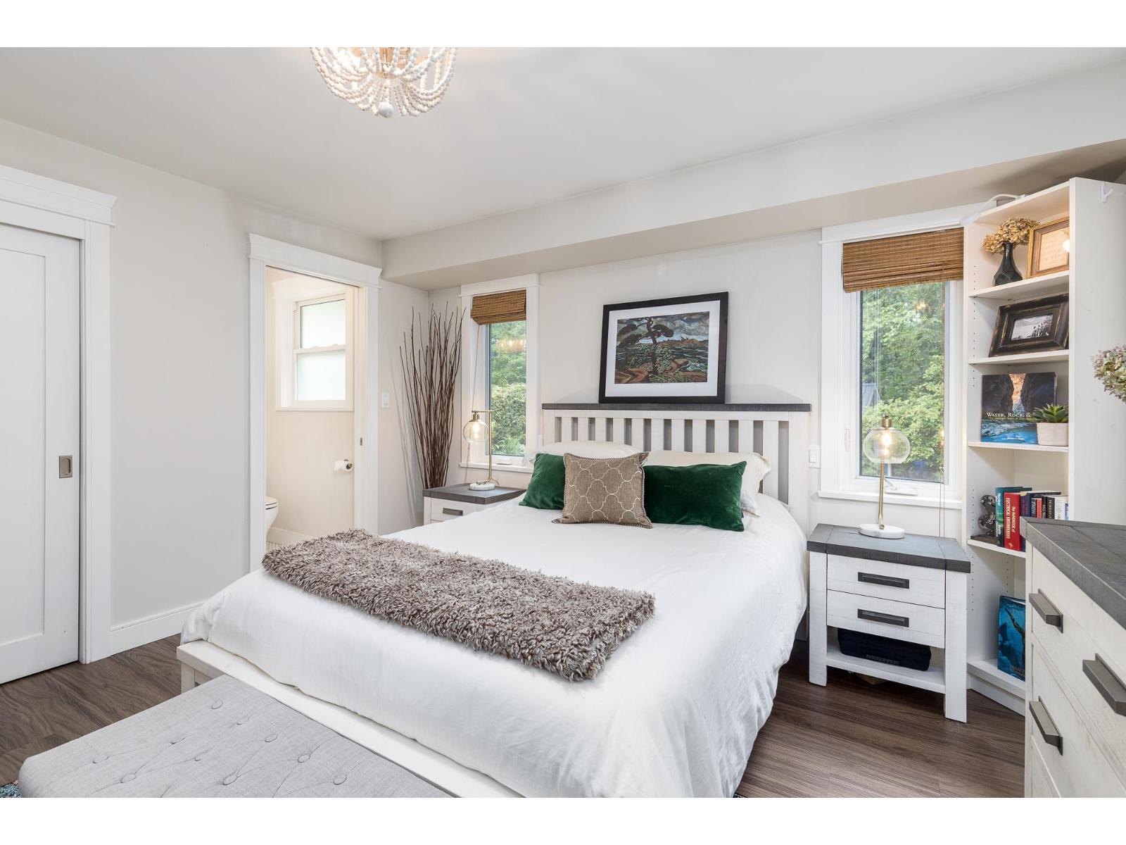 Photo 17 of 25153 11 B Avenue, Langley BC