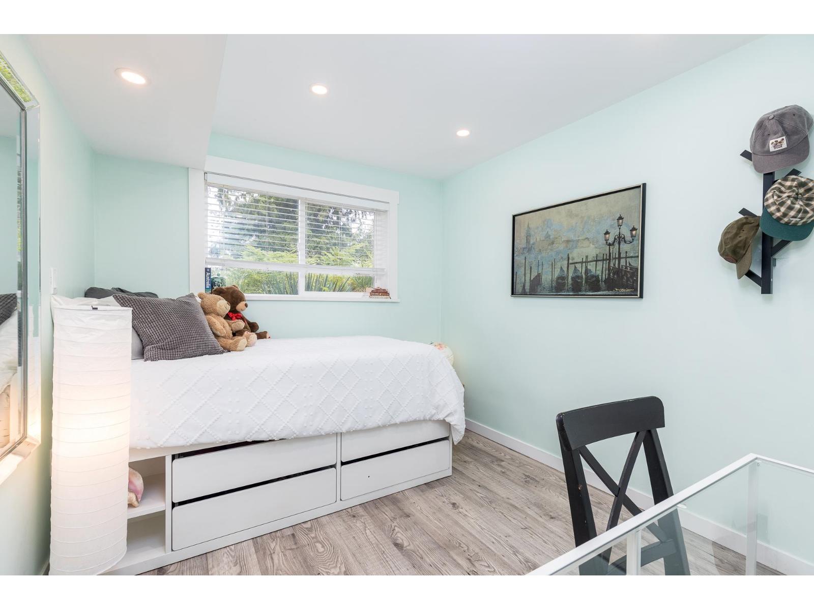 Photo 23 of 25153 11 B Avenue, Langley BC