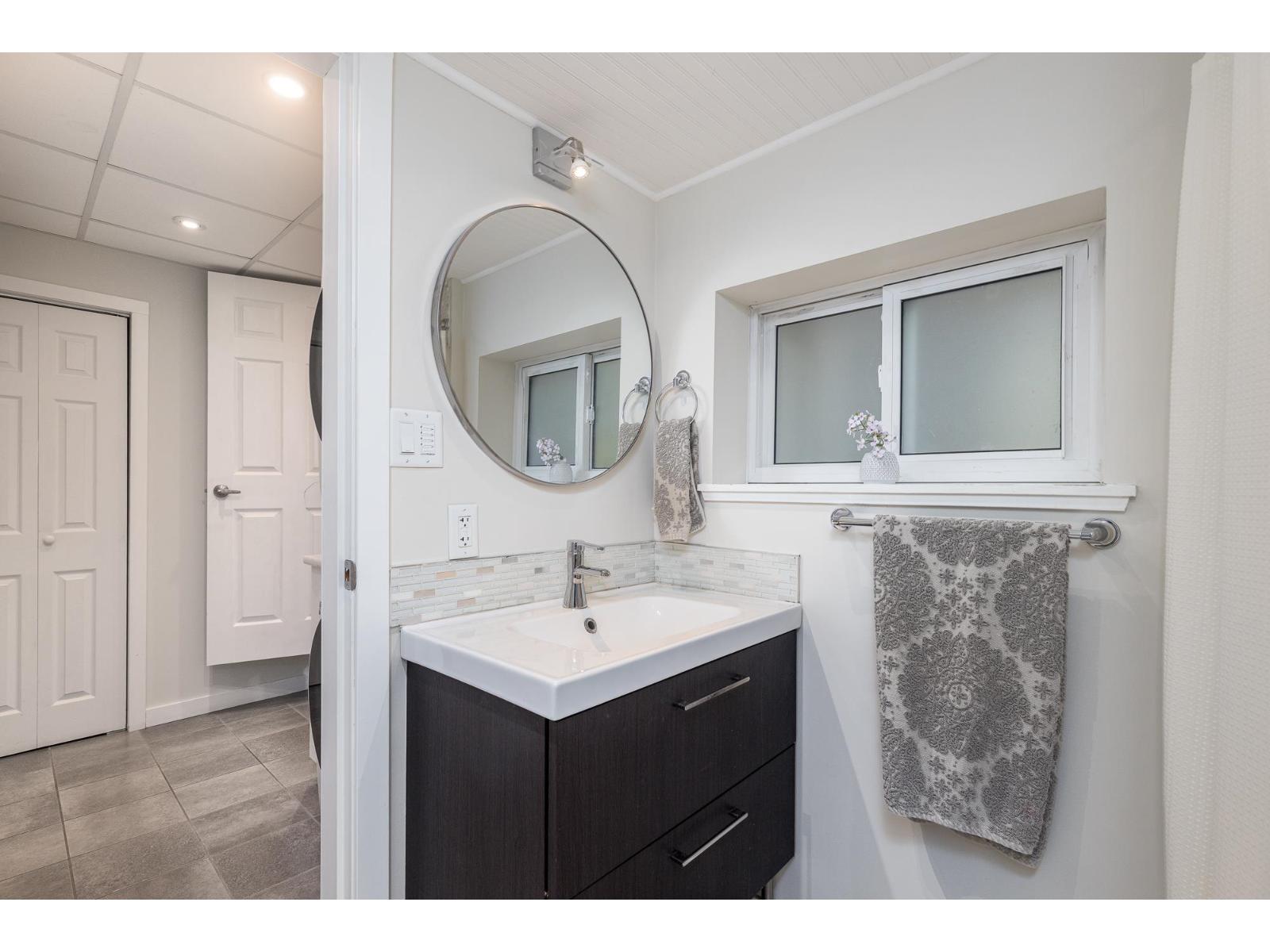 Photo 25 of 25153 11 B Avenue, Langley BC