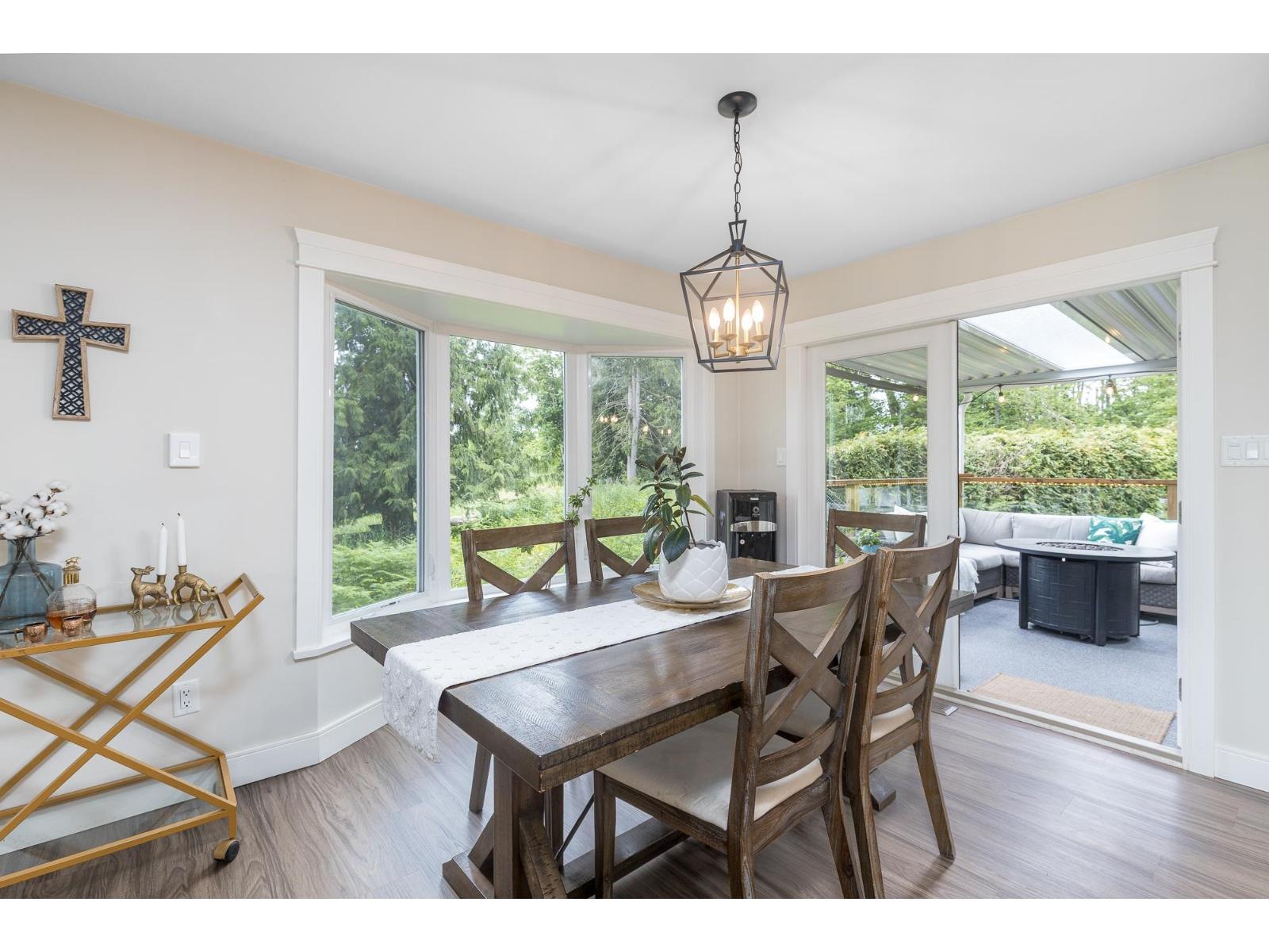 Photo 8 of 25153 11 B Avenue, Langley BC