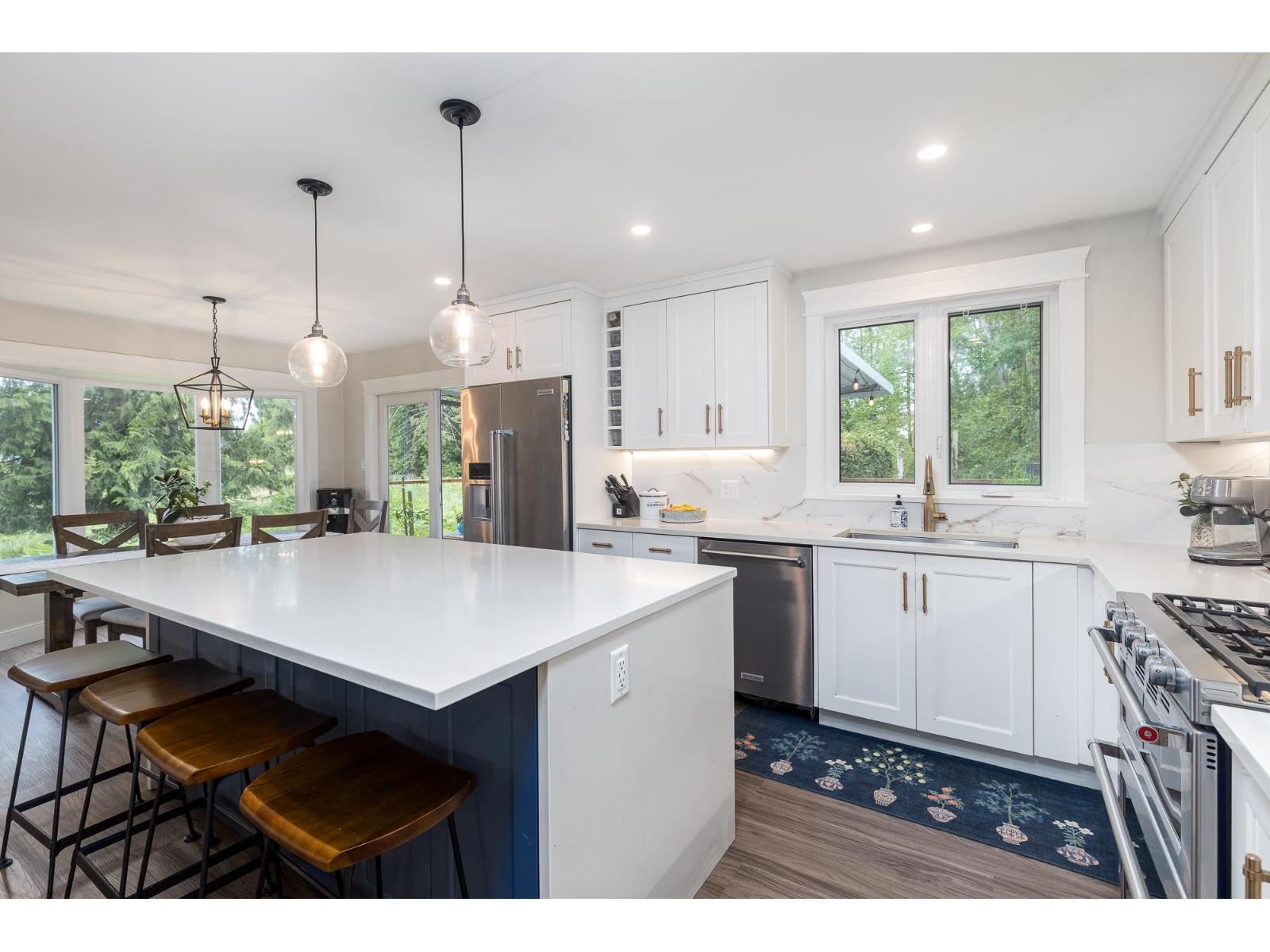 Photo 10 of 25153 11 B Avenue, Langley BC