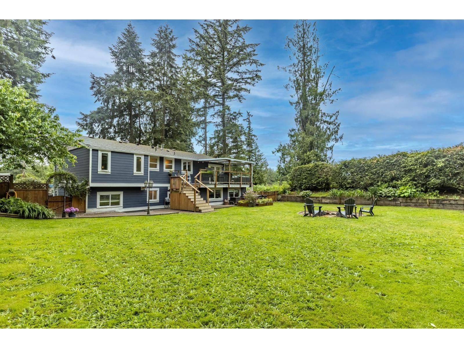 Photo 5 of 25153 11 B Avenue, Langley BC