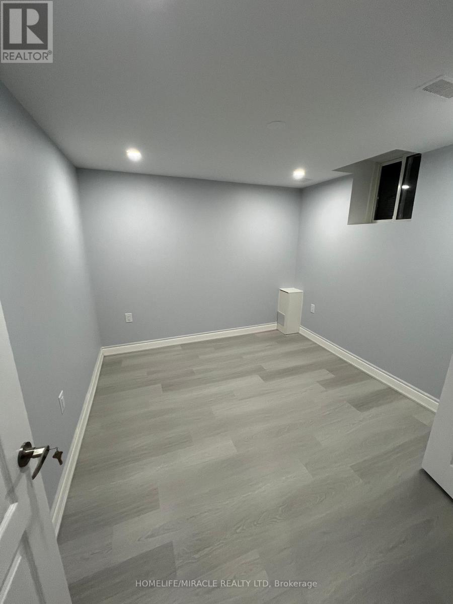 Photo 3 of Bsmt 18 Russell Creek Drive, Brampton ON