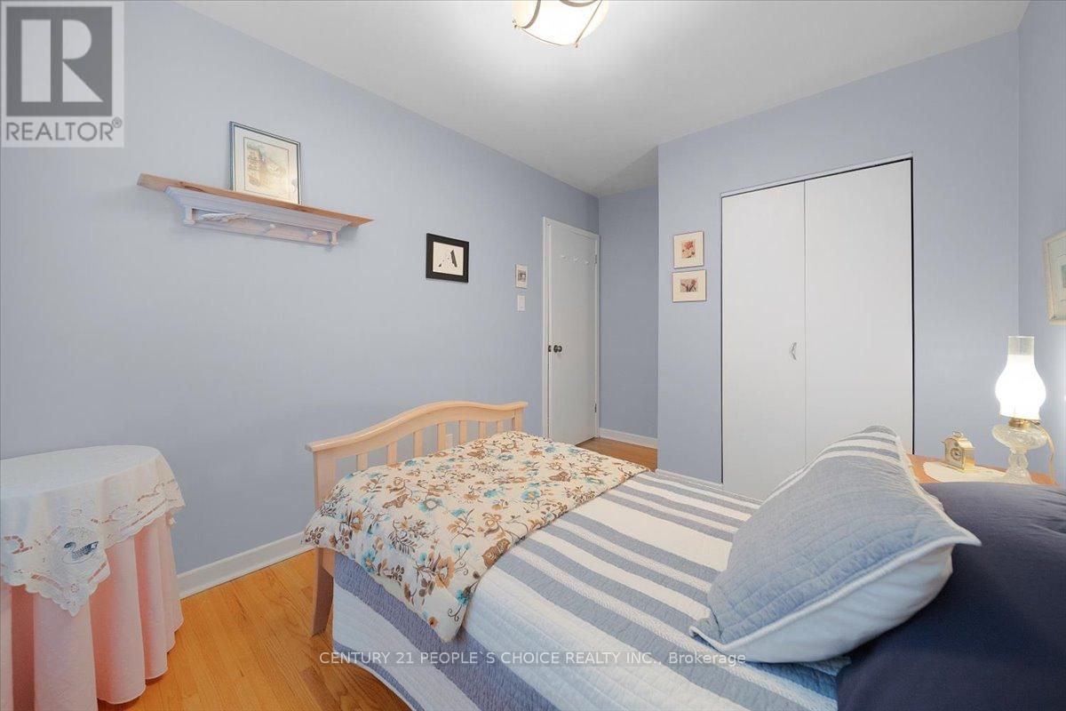 Photo 20 of 2374 Truscott Drive, Mississauga ON