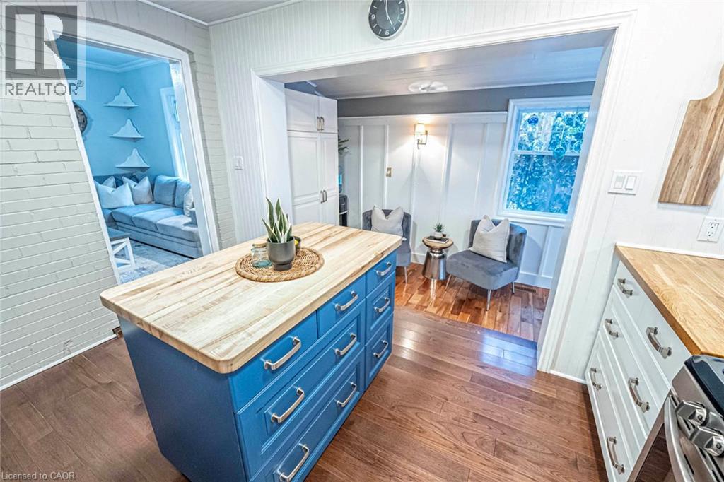 Photo 16 of 112 Court Street N, Milton ON
