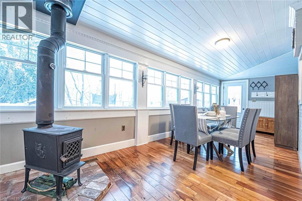Photo 18 of 112 Court Street N, Milton ON