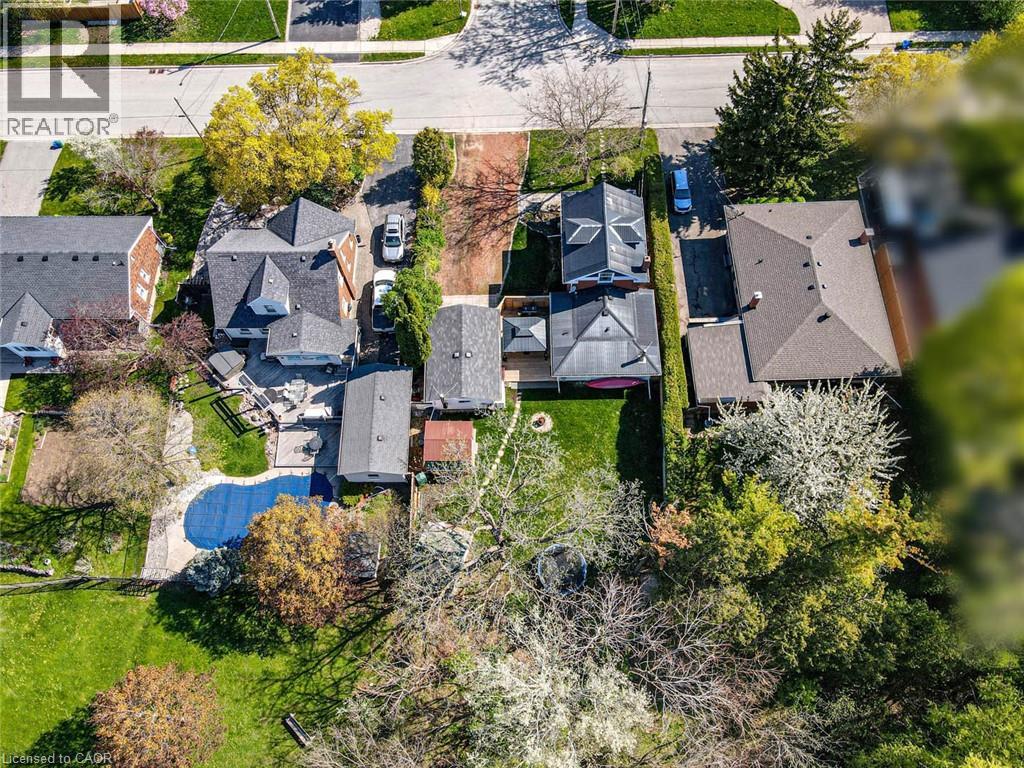 Photo 5 of 112 Court Street N, Milton ON