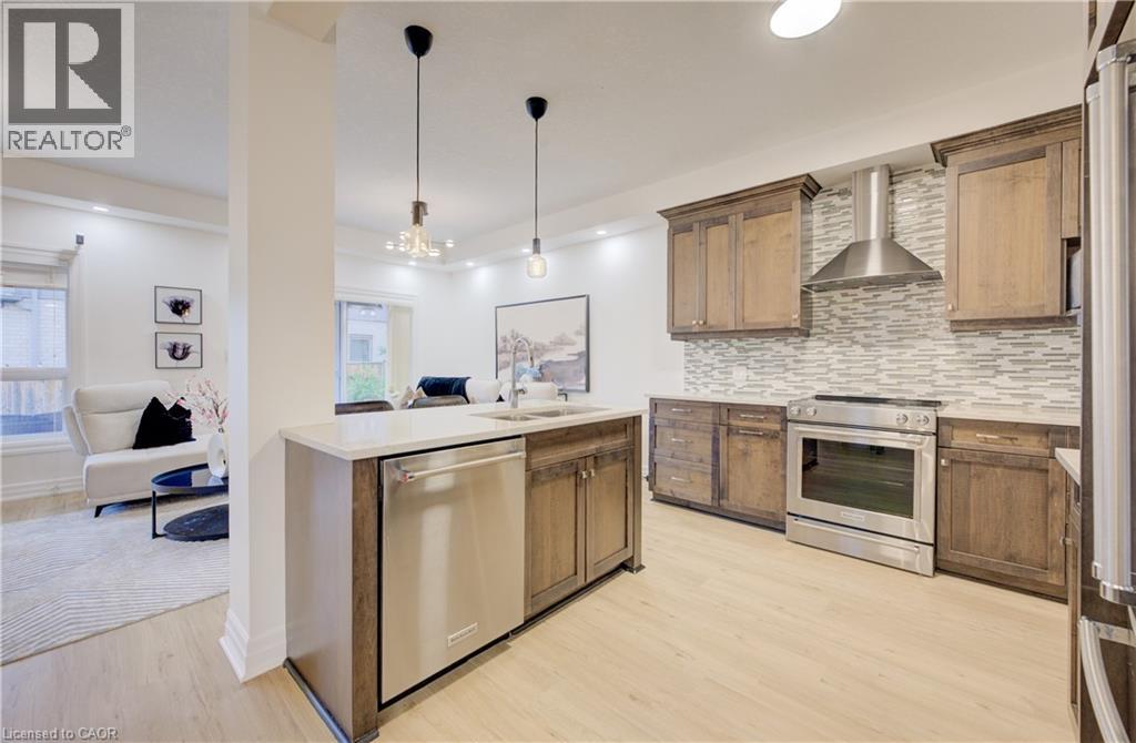 Photo 12 of 275 Falconridge Drive, Kitchener ON