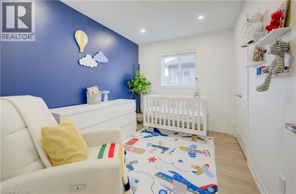 Photo 21 of 275 Falconridge Drive, Kitchener ON