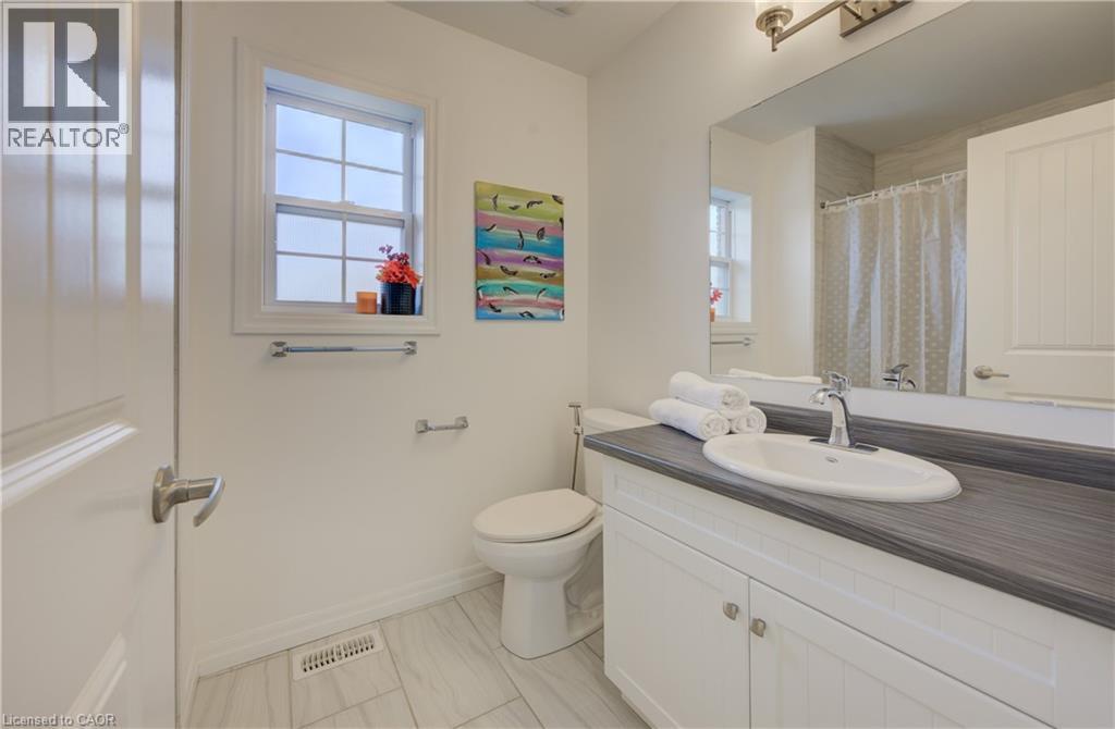 Photo 23 of 275 Falconridge Drive, Kitchener ON
