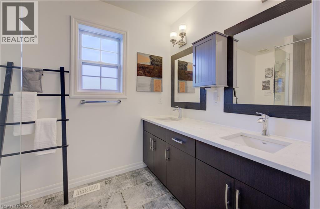 Photo 24 of 275 Falconridge Drive, Kitchener ON
