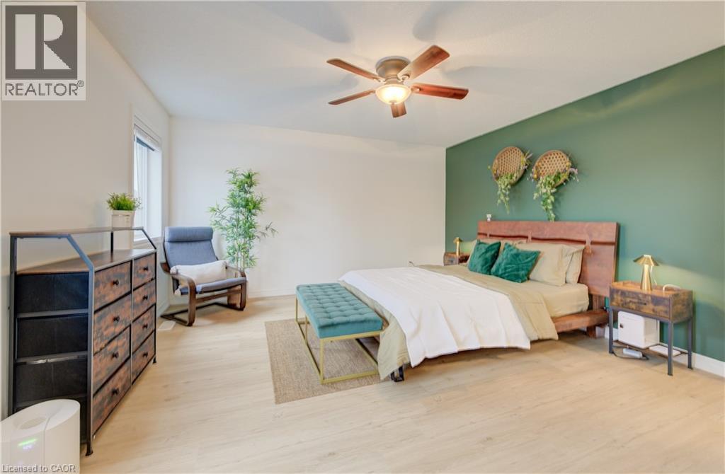 Photo 26 of 275 Falconridge Drive, Kitchener ON