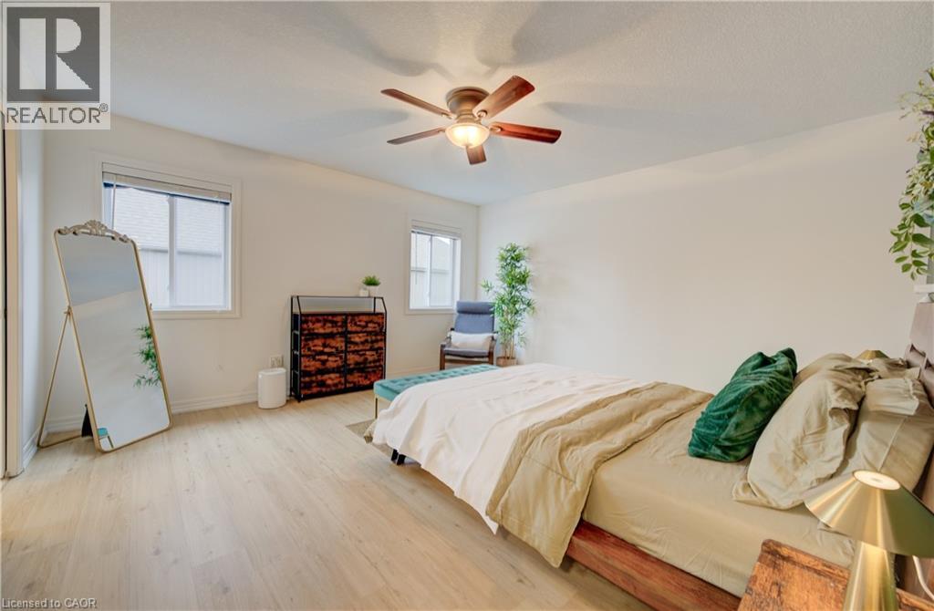 Photo 27 of 275 Falconridge Drive, Kitchener ON