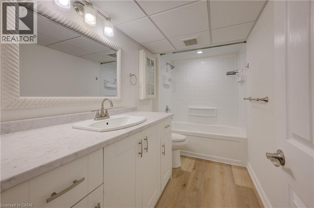 Photo 36 of 275 Falconridge Drive, Kitchener ON