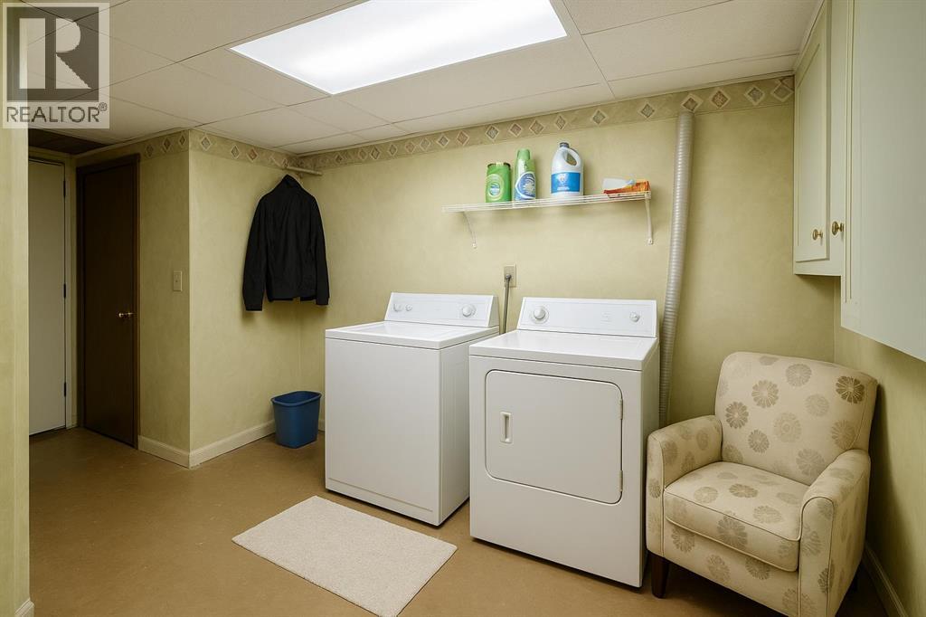 Photo 12 of 1141 Scenic Drive S, Lethbridge AB