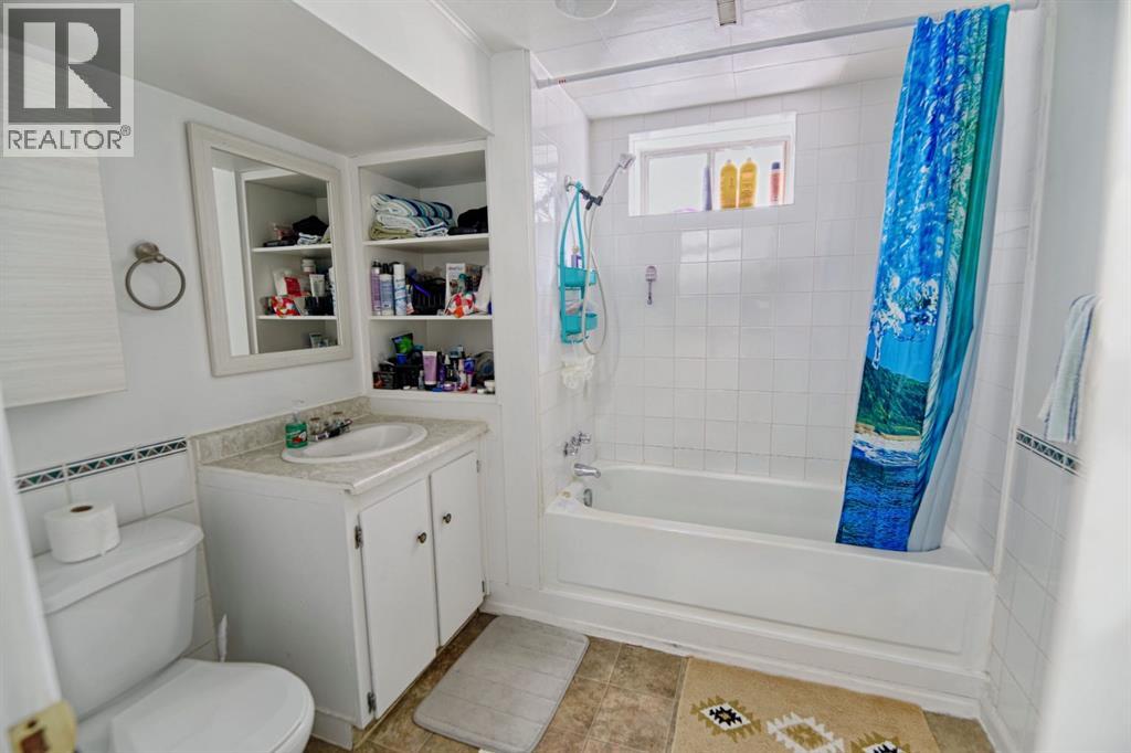 Photo 17 of 1141 Scenic Drive S, Lethbridge AB