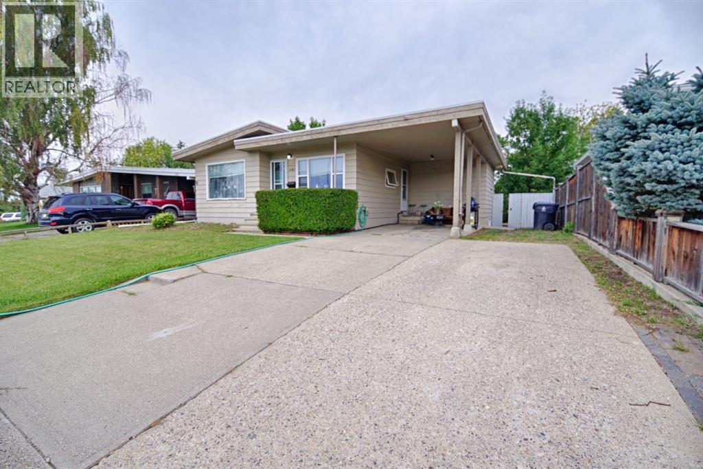 Photo 2 of 1141 Scenic Drive S, Lethbridge AB