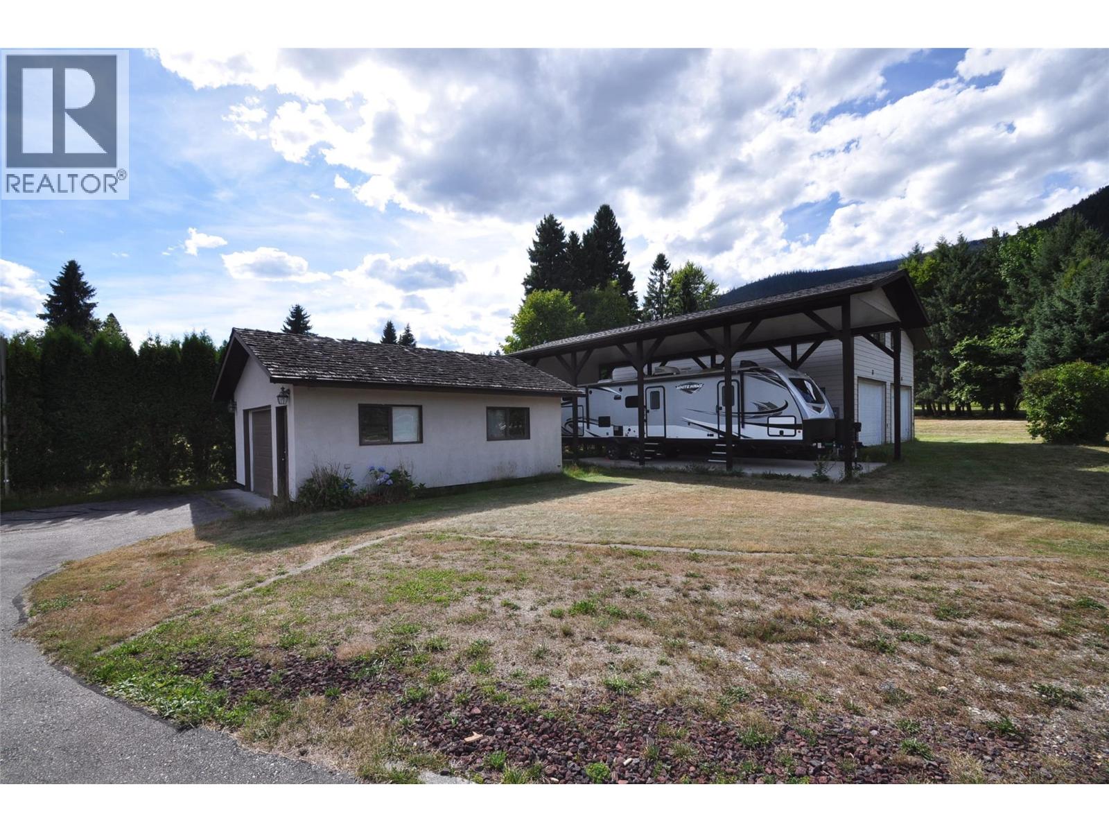 4108 HEROUX Road, Nelson