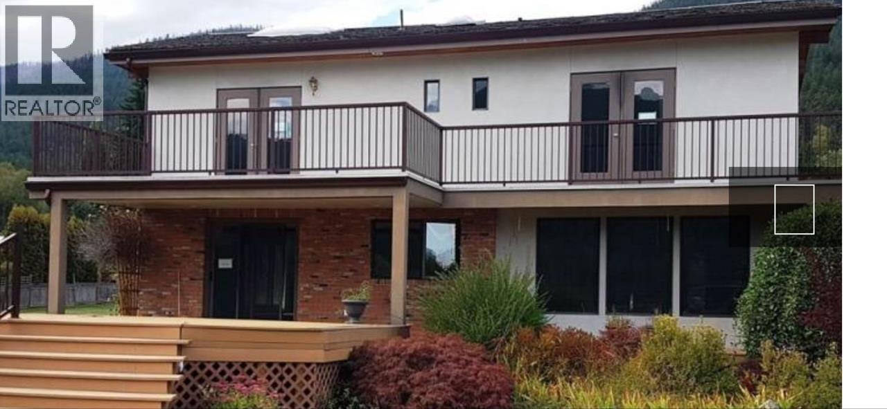 4108 HEROUX Road, Nelson