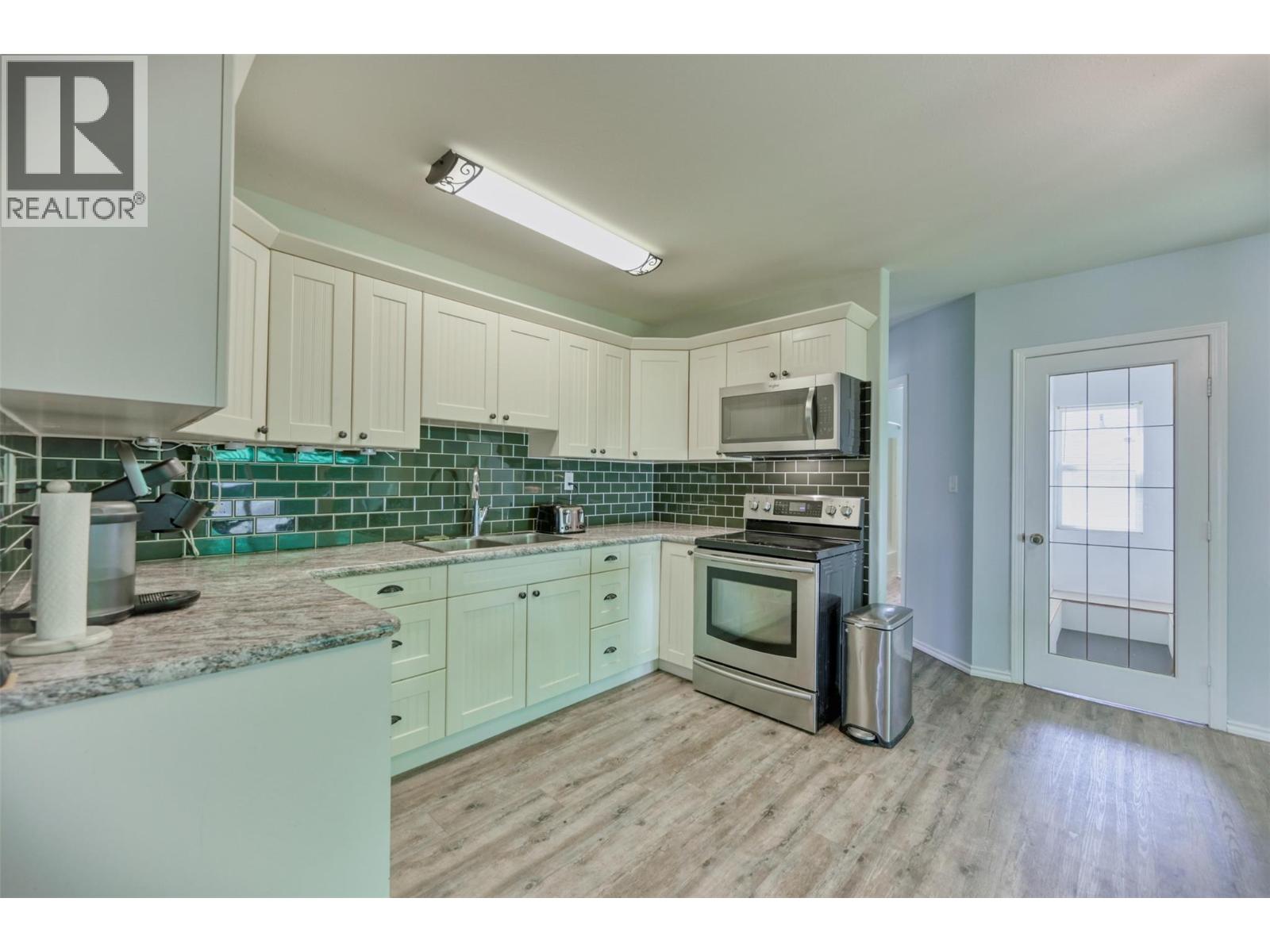 5870 Okanagan Street, Oliver