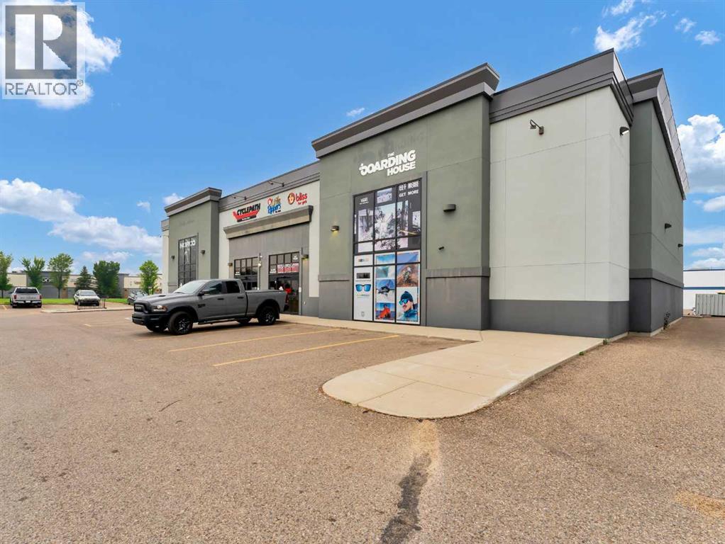 Photo 1 of 2 2010 Strachan Road Se, Medicine Hat AB