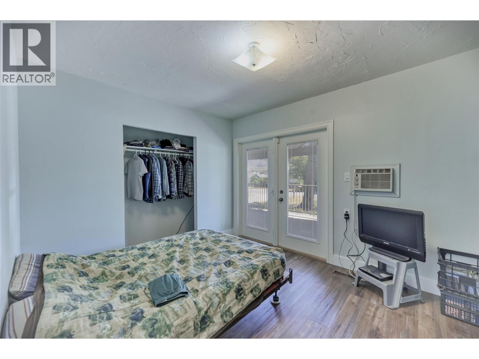 5870 Okanagan Street, Oliver