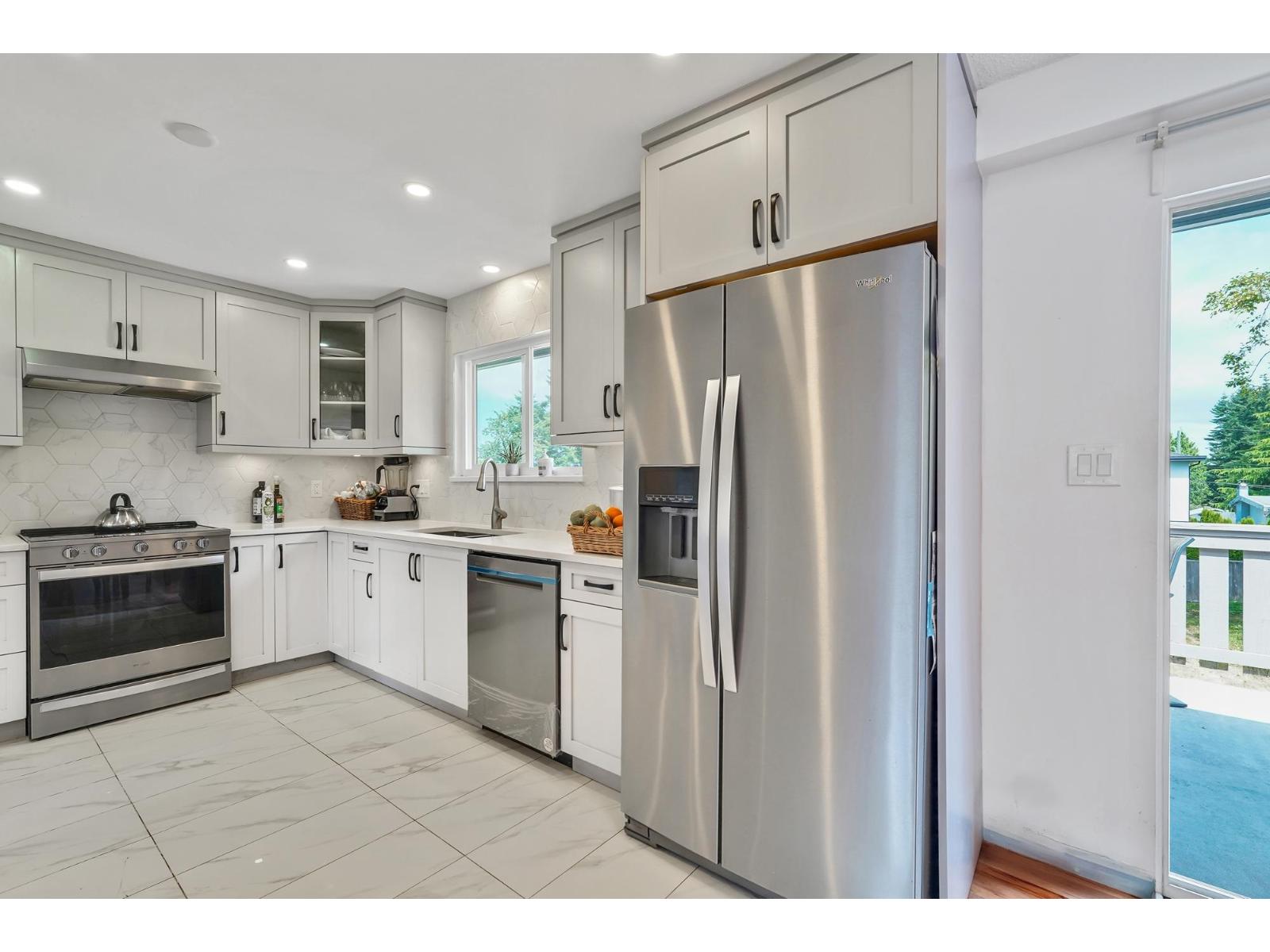 Photo 12 of 1728 156 Street, Surrey BC
