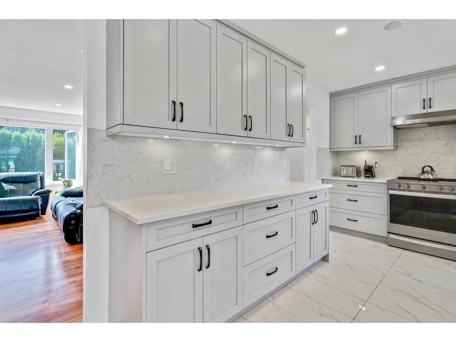 Photo 11 of 1728 156 Street, Surrey BC