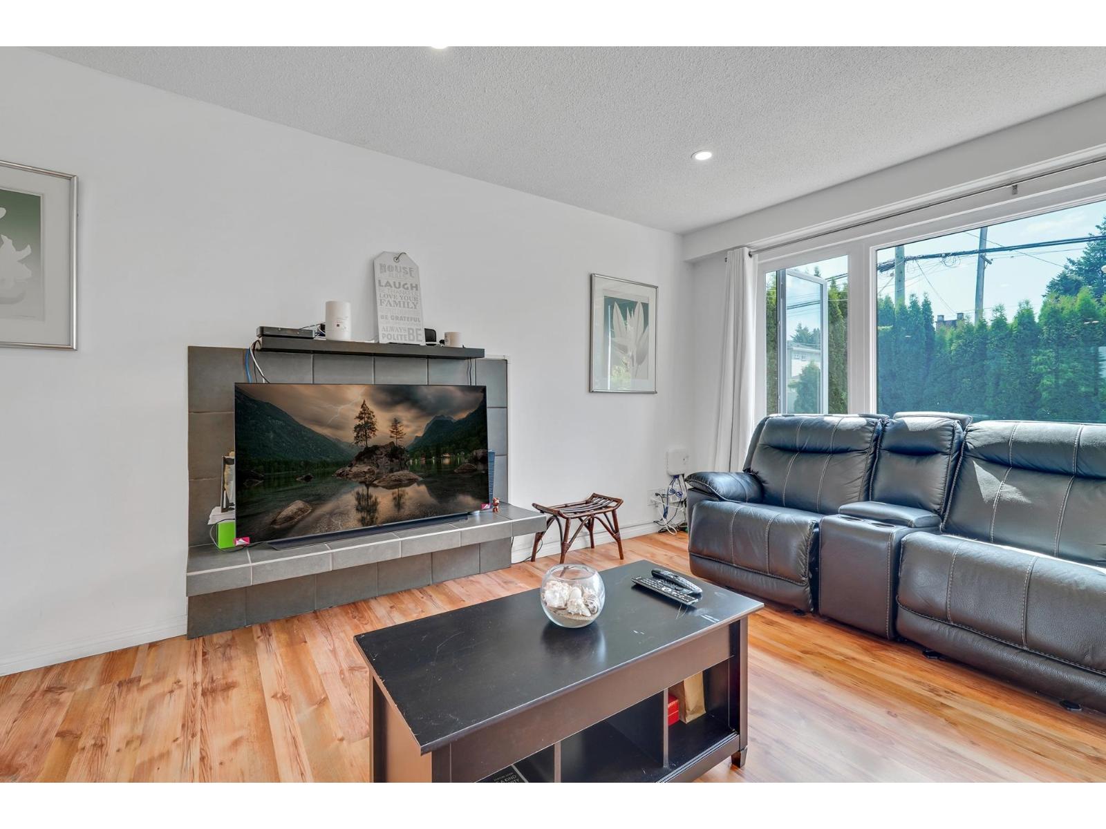 Photo 4 of 1728 156 Street, Surrey BC