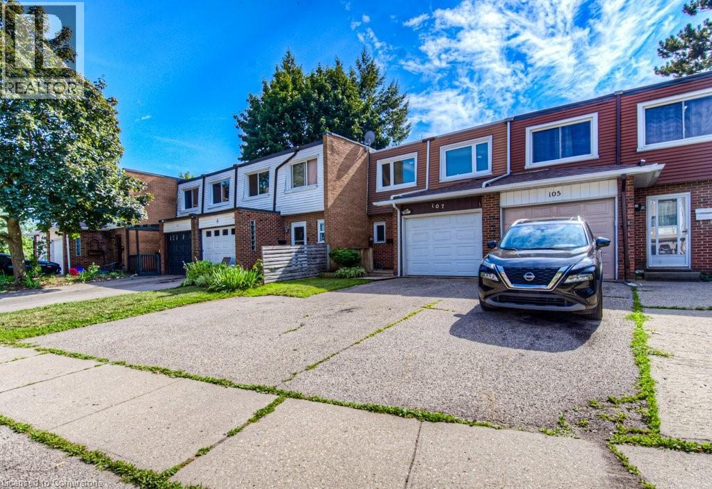 Photo 2 of 107 Charles Best Place, Kitchener ON