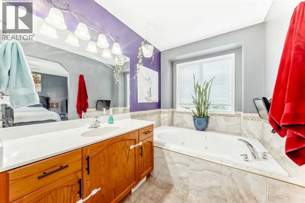 Photo 22 of 296 Lakeside Greens Crescent, Chestermere AB