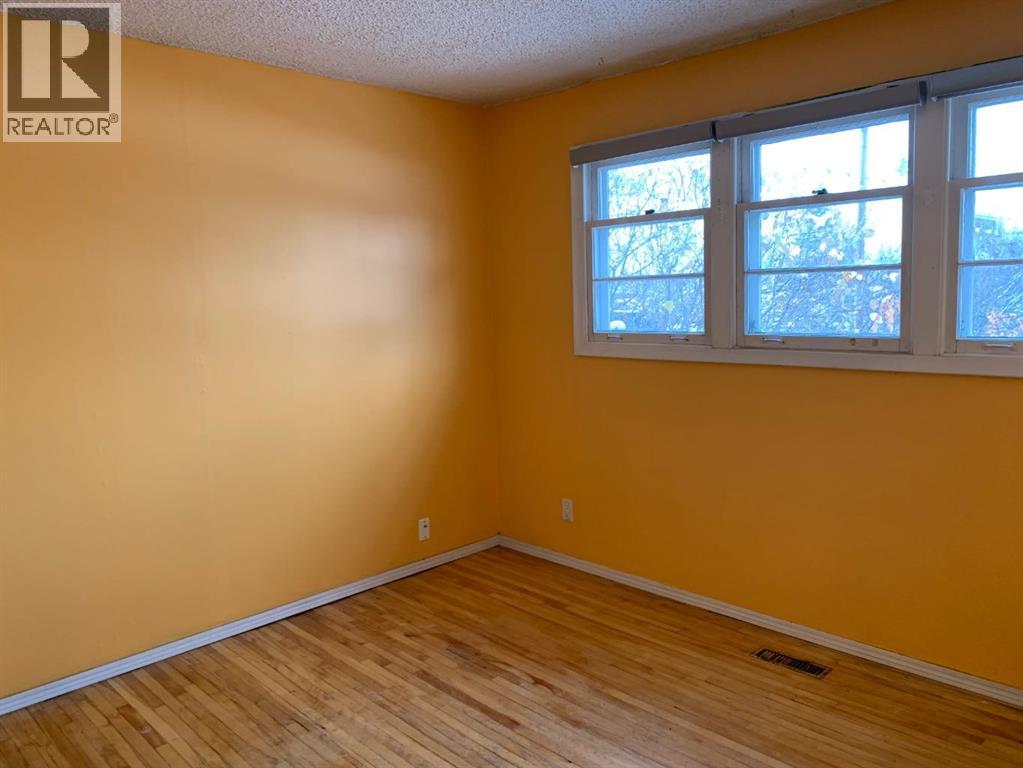 Single Family House Bungalow for Sale in  Bow Crescent NW Bowness Calgary 