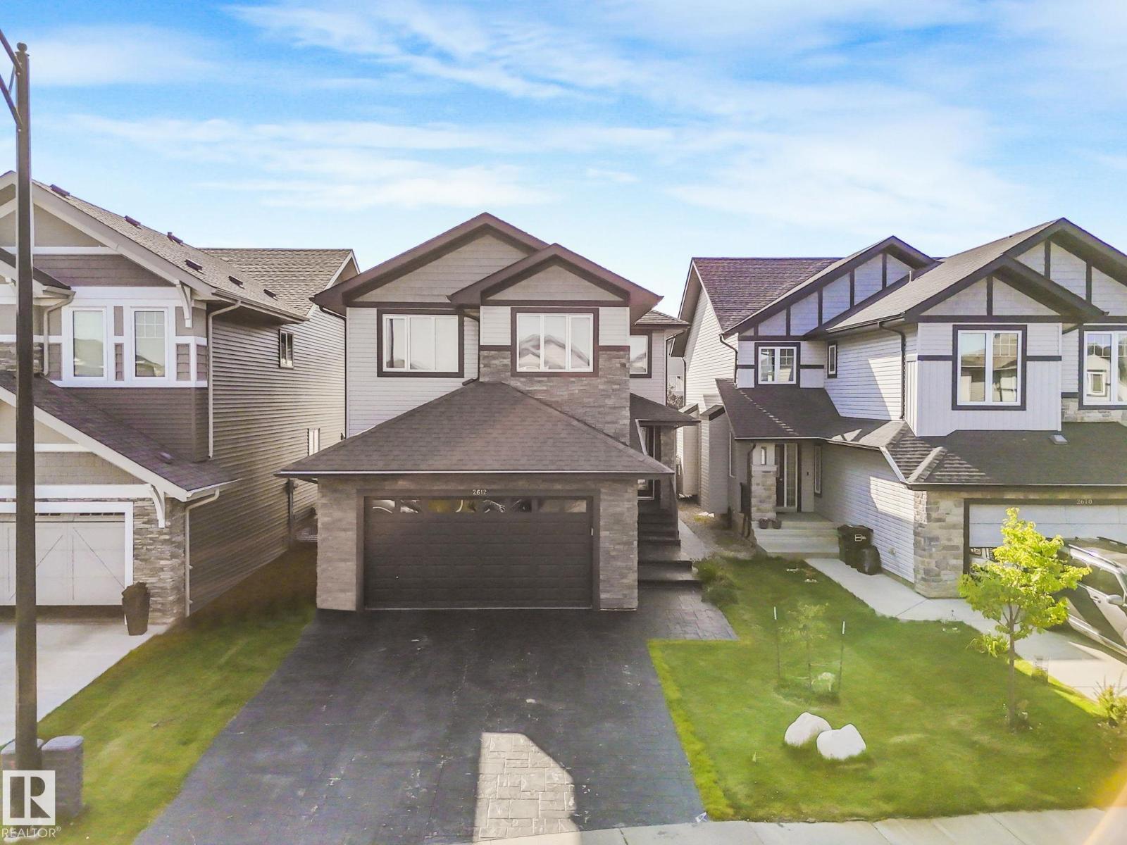 Photo 2 of 2612 Adam Co Sw, Edmonton AB