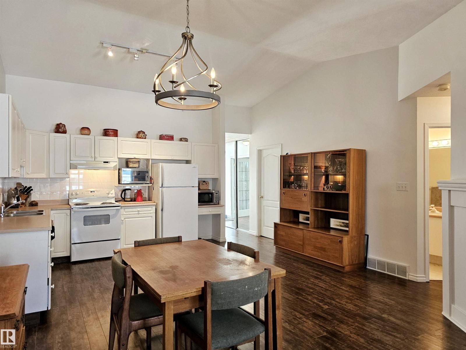 Photo 10 of 103 4408 37 St, Stony Plain AB