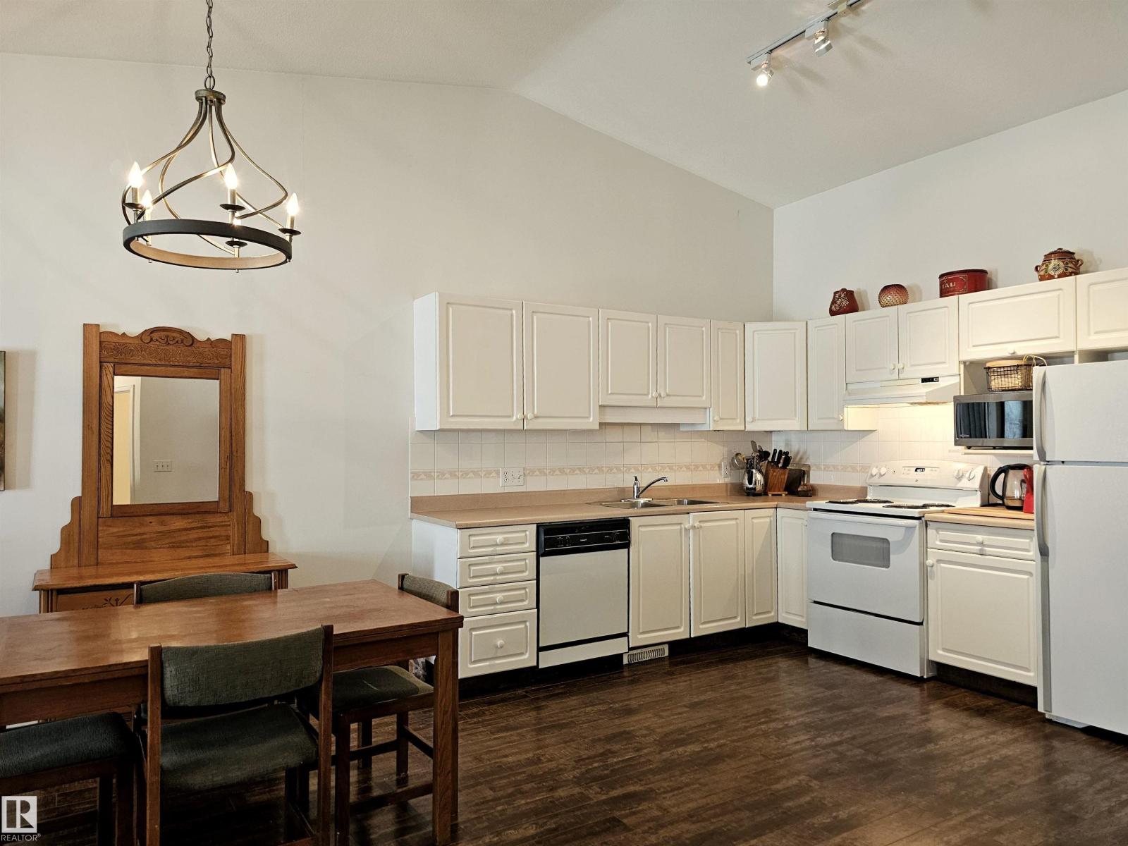 Photo 11 of 103 4408 37 St, Stony Plain AB