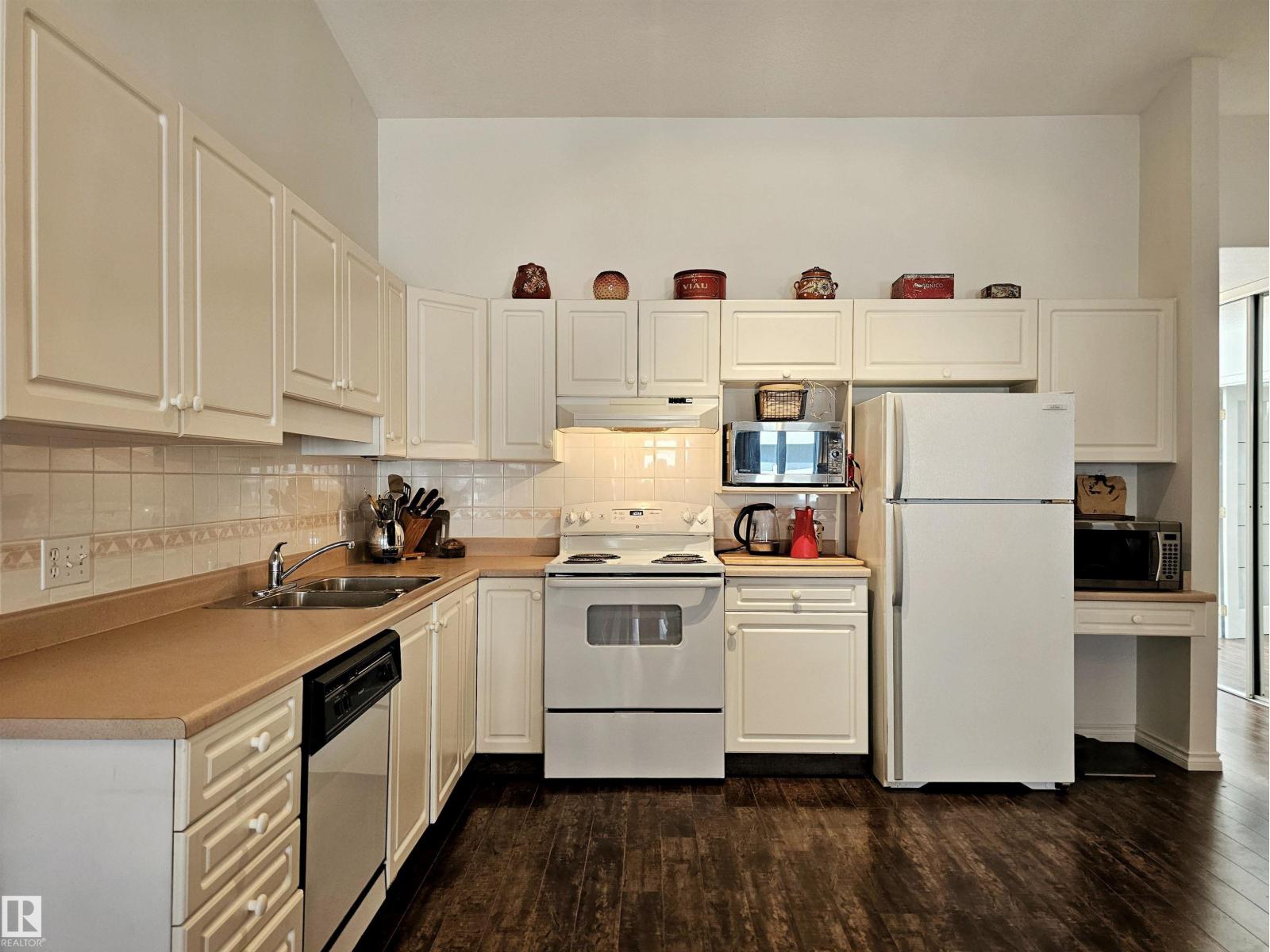 Photo 13 of 103 4408 37 St, Stony Plain AB