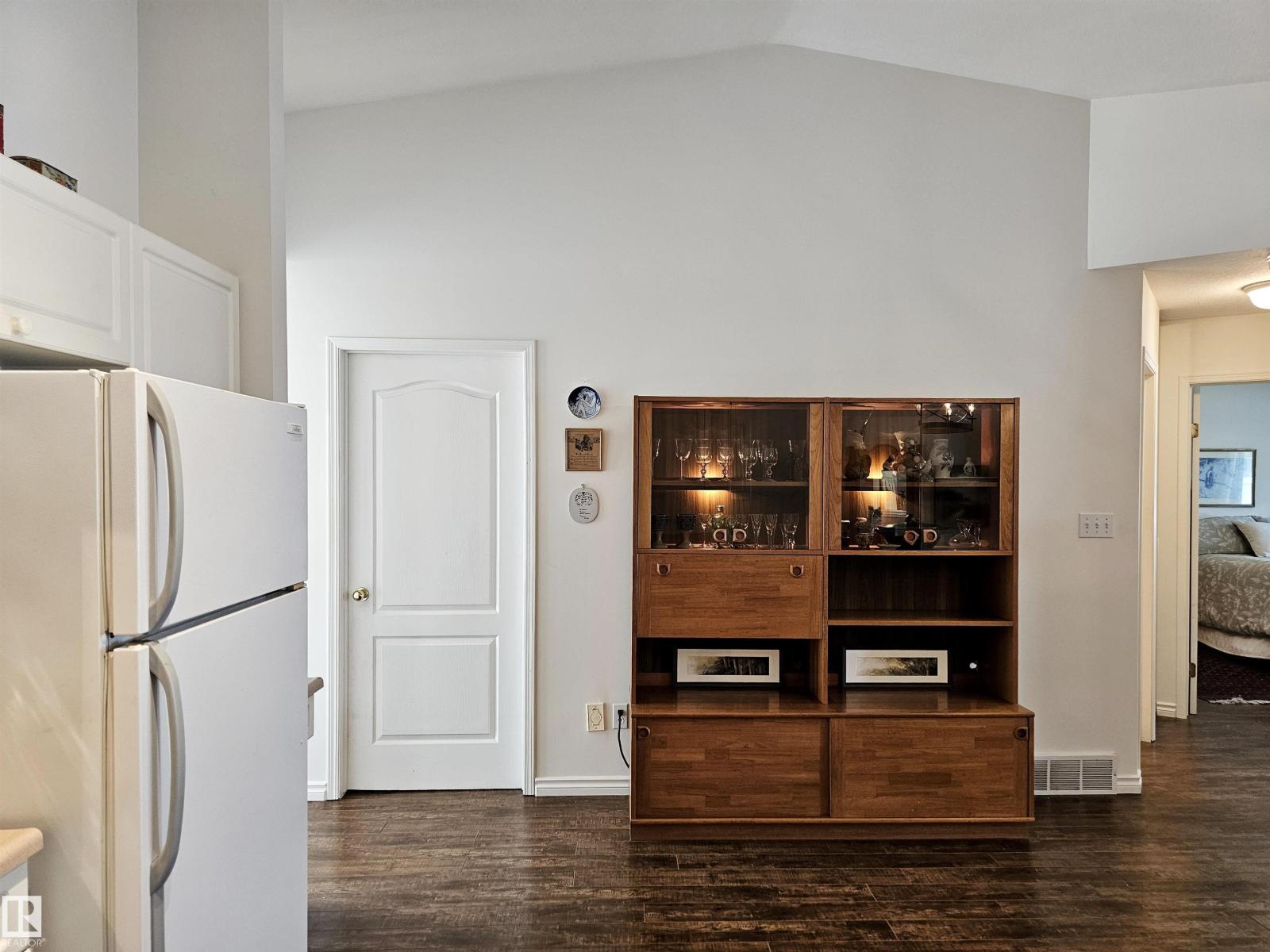 Photo 9 of 103 4408 37 St, Stony Plain AB