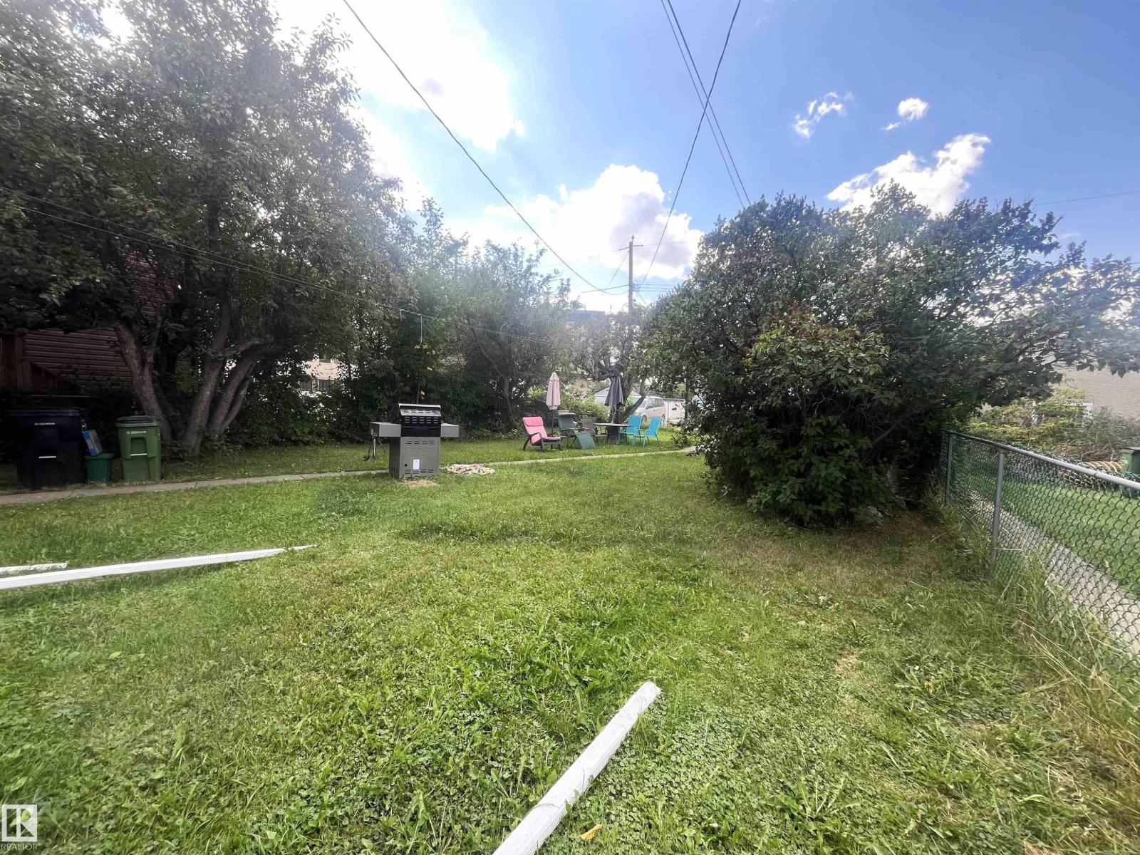 Photo 22 of 11206 104 St Nw, Edmonton AB