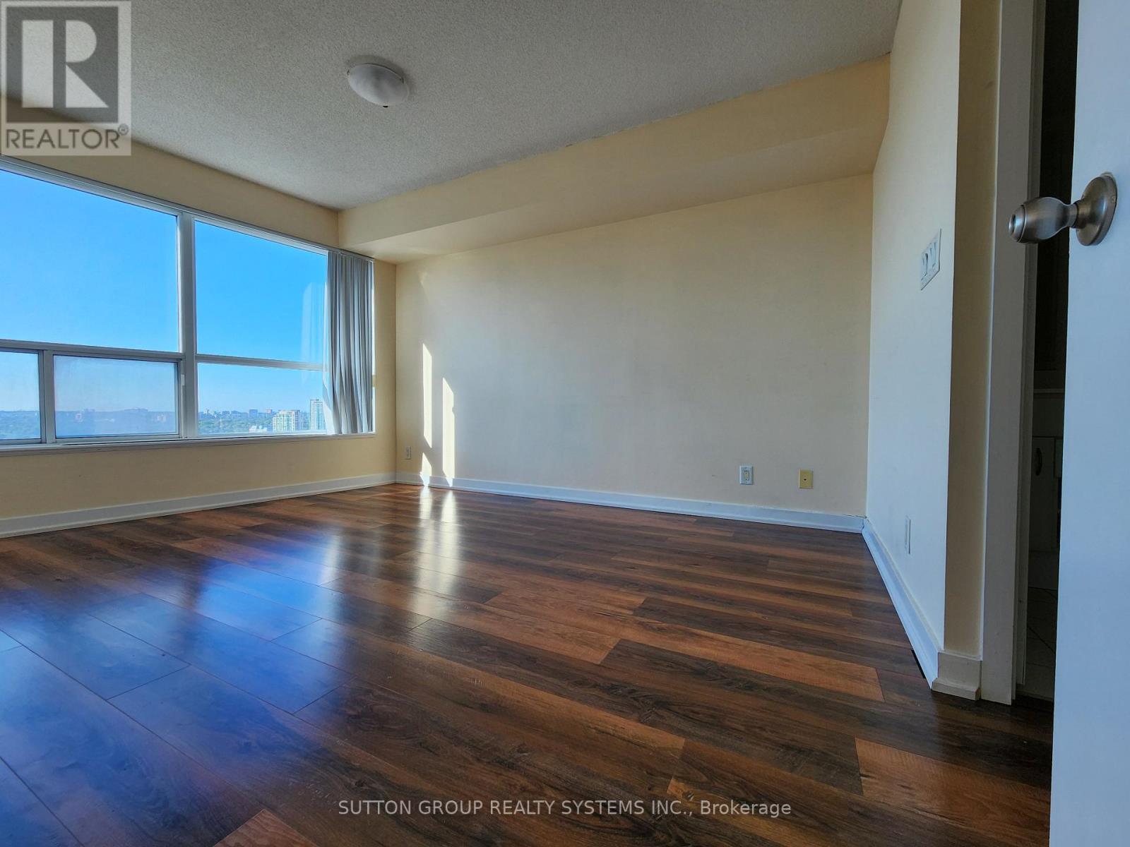Photo 10 of 2809 38 Lee Centre Drive, Toronto ON
