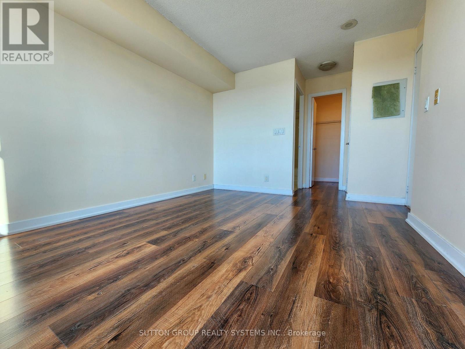 Photo 12 of 2809 38 Lee Centre Drive, Toronto ON