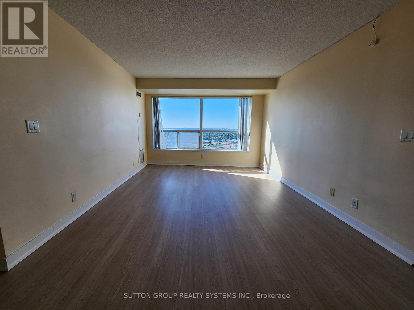 Photo 9 of 2809 38 Lee Centre Drive, Toronto ON