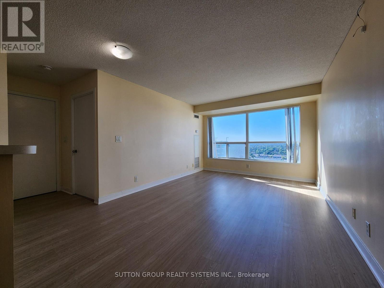 Photo 7 of 2809 38 Lee Centre Drive, Toronto ON