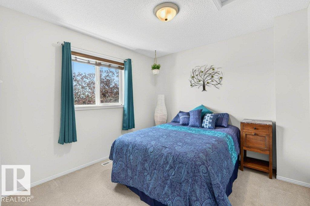 Photo 18 of 8329 160 Av Nw, Edmonton AB