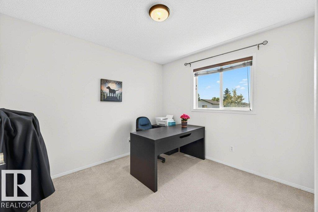 Photo 17 of 8329 160 Av Nw, Edmonton AB