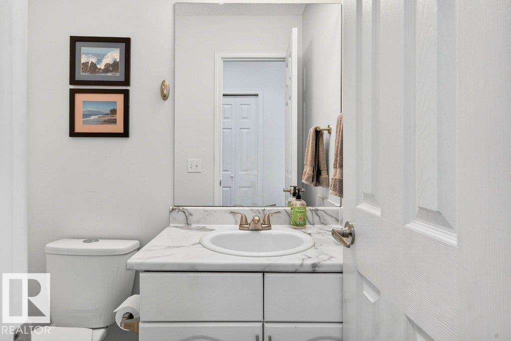 Photo 9 of 8329 160 Av Nw, Edmonton AB