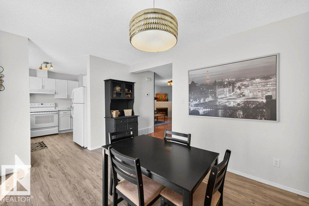 Photo 12 of 8329 160 Av Nw, Edmonton AB